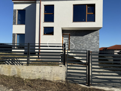 Casă individuala de vânzare în Dezmir Str Ghioceilor 4 cam 125mp și teren 464mp 