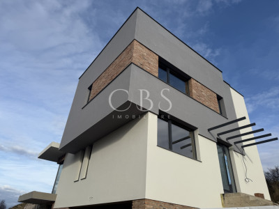 Casă individuala premium de vânzare cu view deosebit în Dezmir 214mp și t. 458mp